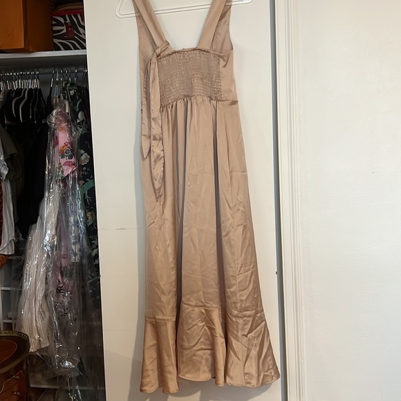 Show Me Your Mumu Claire Midi Dress Champagne Luxe Satin - Picture 9 of 13